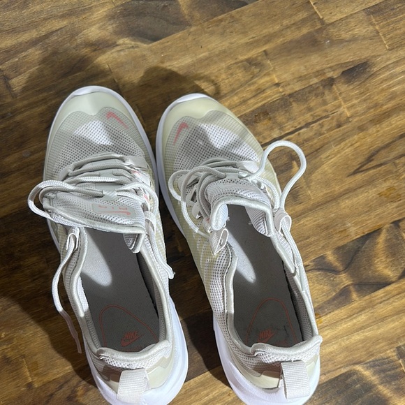 Nike Women's Sneakers in Cream and Pink - Picture 3 of 7